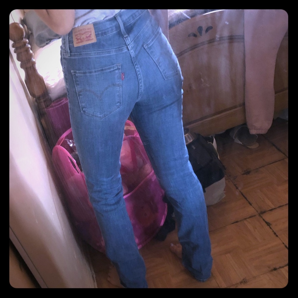 Levi’s High Rise Straight Jeans